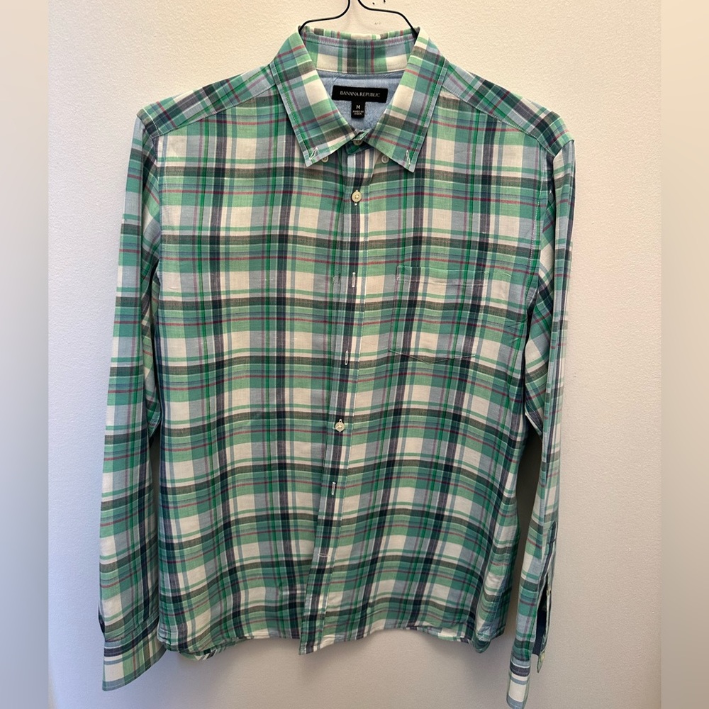 Banana men medium button down. Pressed